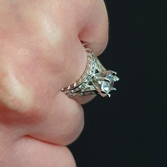 Classic Inlaid White Round Zircon Crystal Ring Set - Picture 5 of 5